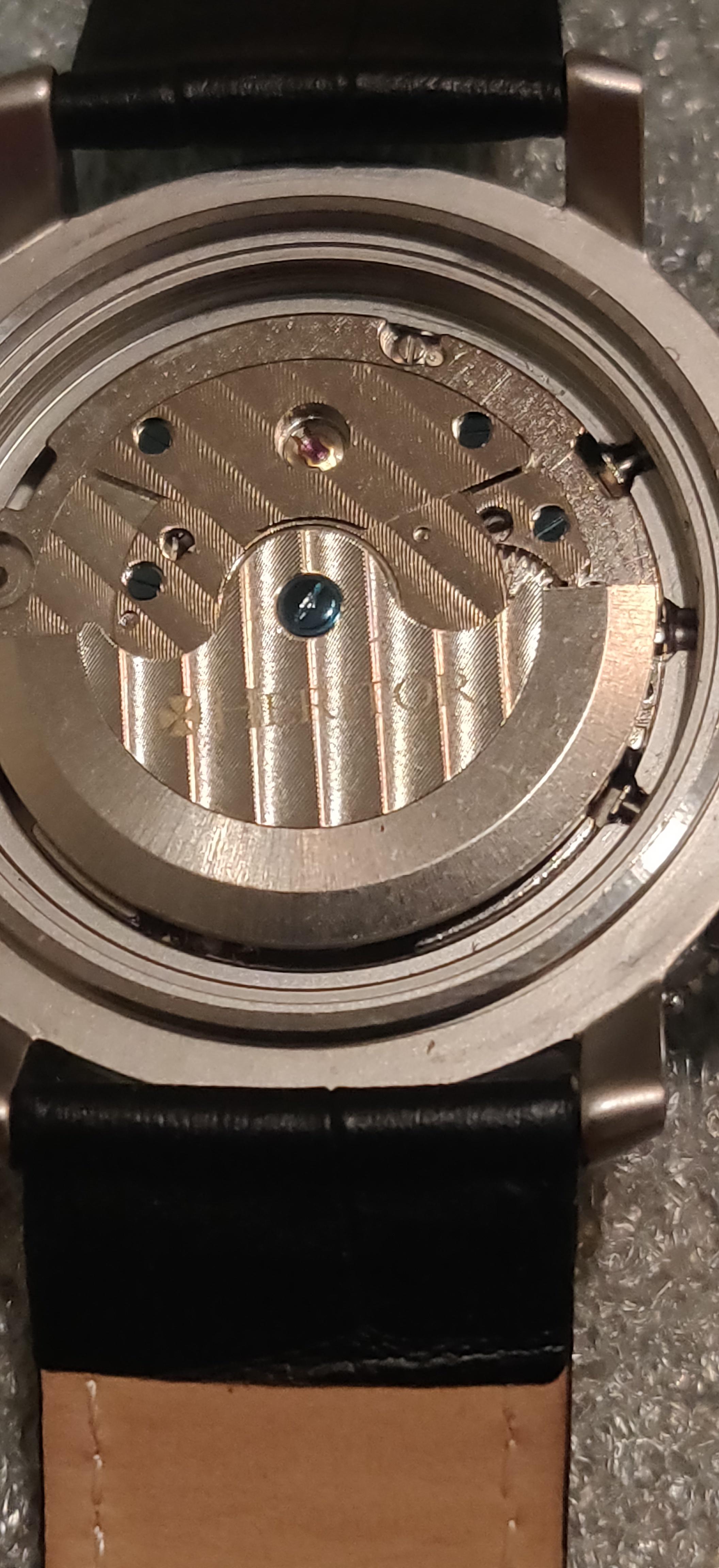 Heritor Watch Movement Removal From Case - Watch Repairs Help & Advice ...