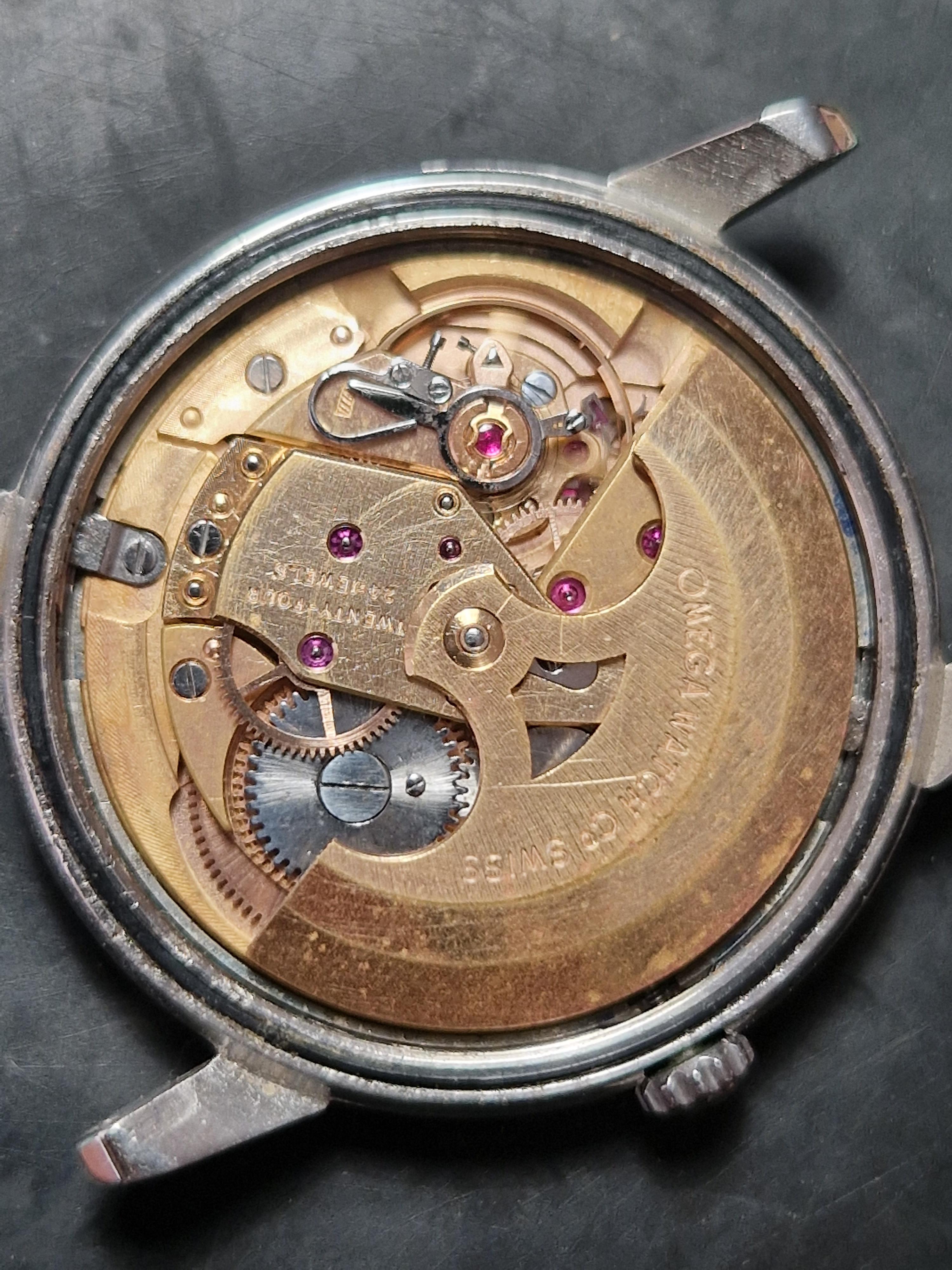 Omega 552 clearance movement